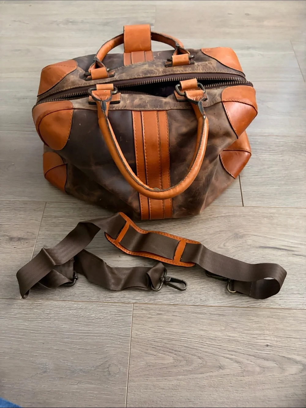 Men's Two-Tone Brown Leather Weekender Bag